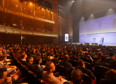 Ce vendredi 14 avril, avait lieu la cérémonie de remises des diplômes des ingénieurs de la promotion 2022 de lESTP Paris dont Fayat est le parrain, au Théâtre du Châtelet à Paris.