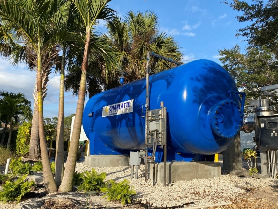 Réservoir de 26 500 L, sans vessie, sous-pression, avec compresseur, en Floride - Comté de Collier